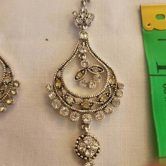 Vintage Monet Teardrop Dangle Earrings - Picture 4 of 7